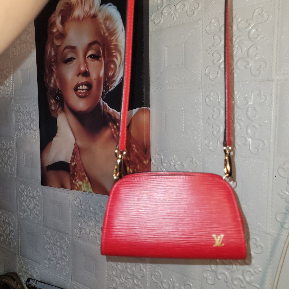 Louis Vuitton Epi Dauphine Jaune Red Clutch Toiletry Crossbody Bag Authent8c - Picture 13 of 17